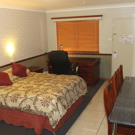 Barcaldine Country Motor Inn Екстериор снимка
