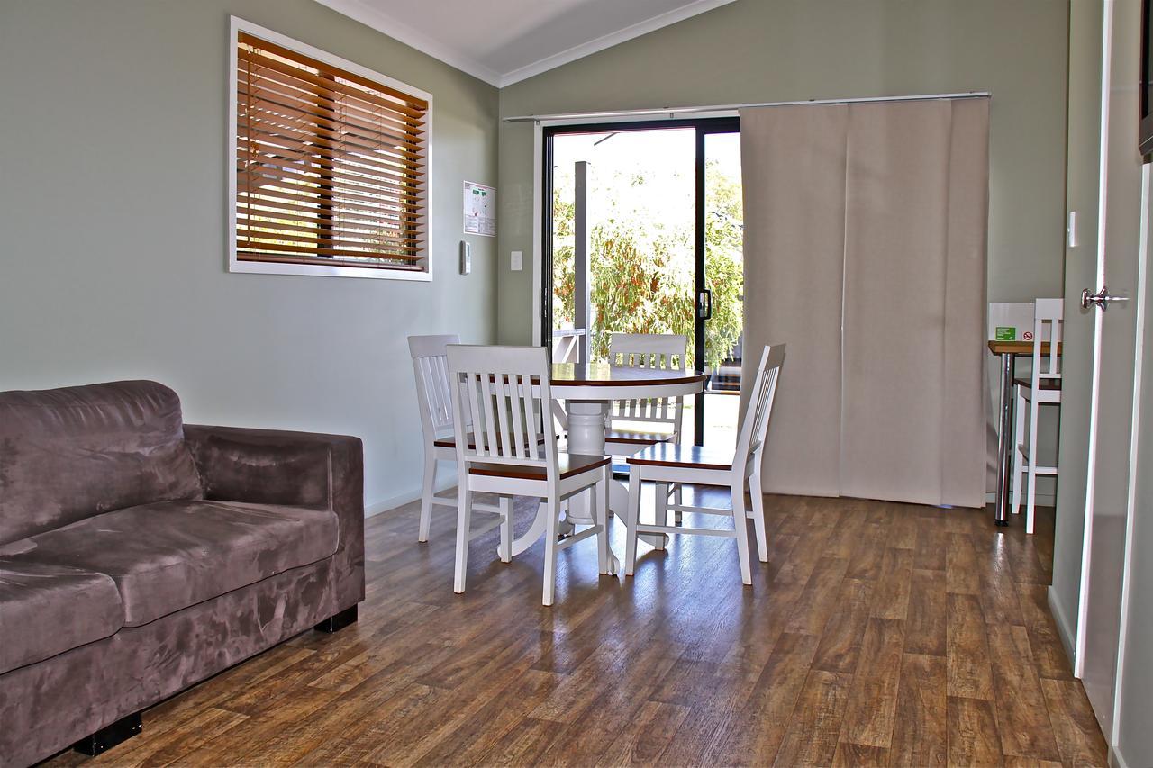 Barcaldine Country Motor Inn Екстериор снимка