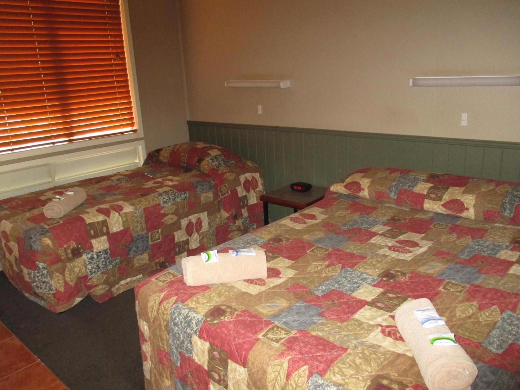 Barcaldine Country Motor Inn Екстериор снимка