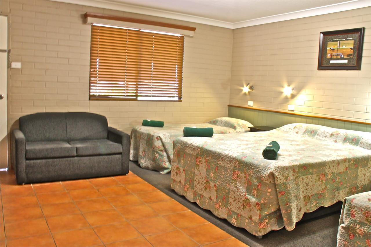 Barcaldine Country Motor Inn Екстериор снимка