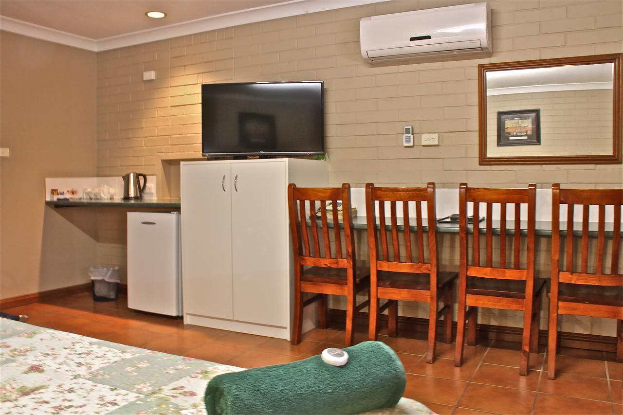 Barcaldine Country Motor Inn Екстериор снимка