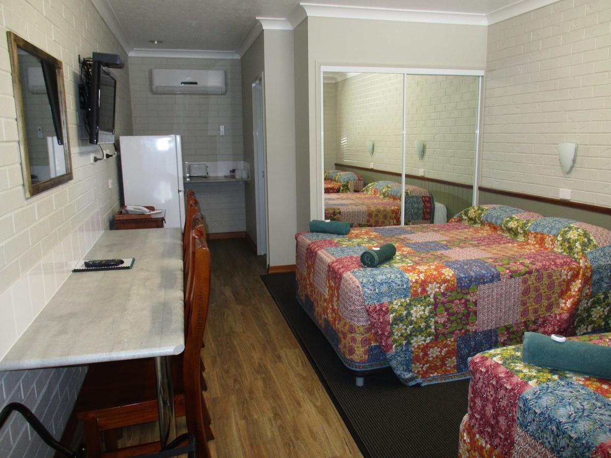 Barcaldine Country Motor Inn Екстериор снимка