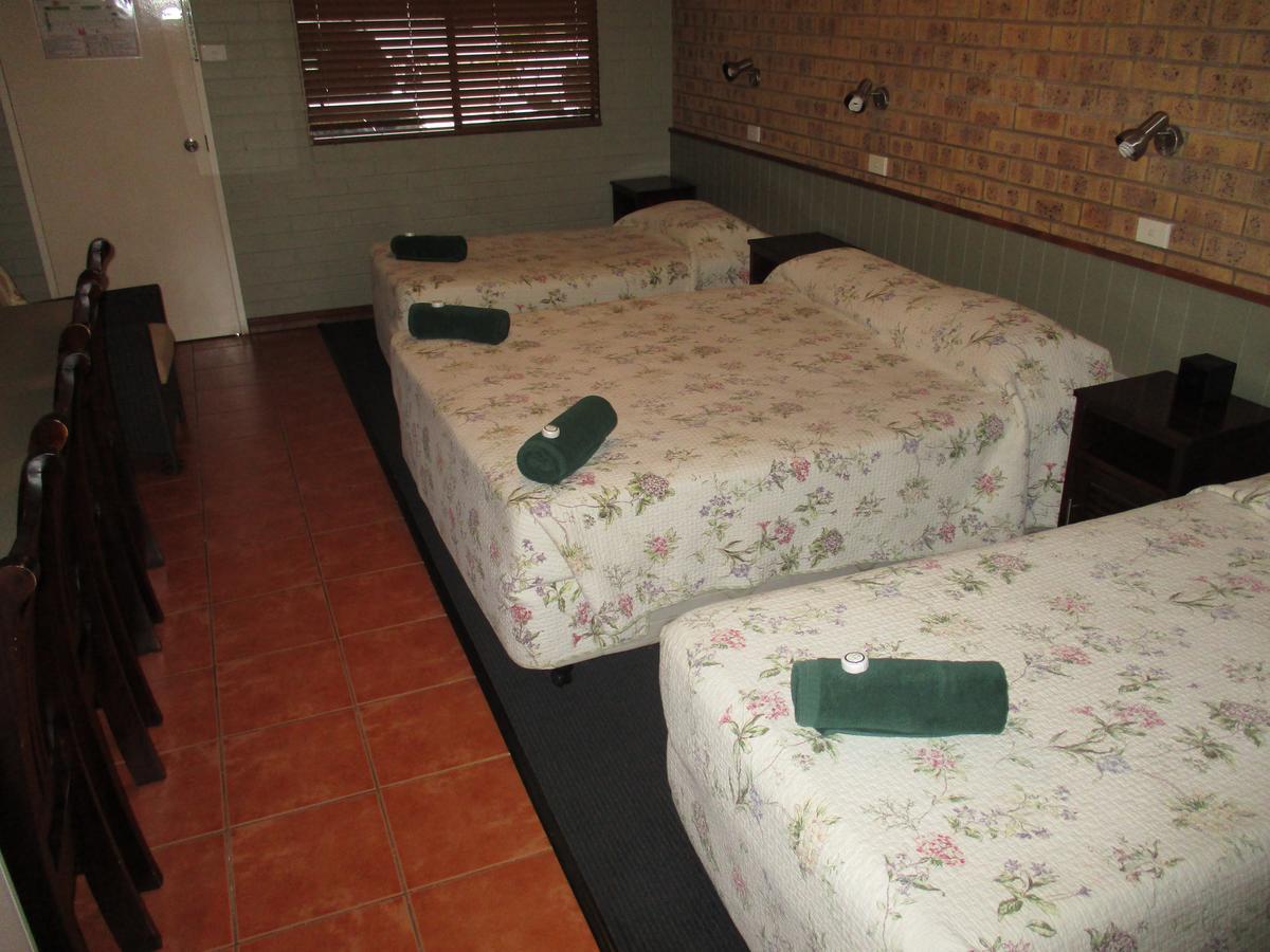 Barcaldine Country Motor Inn Екстериор снимка