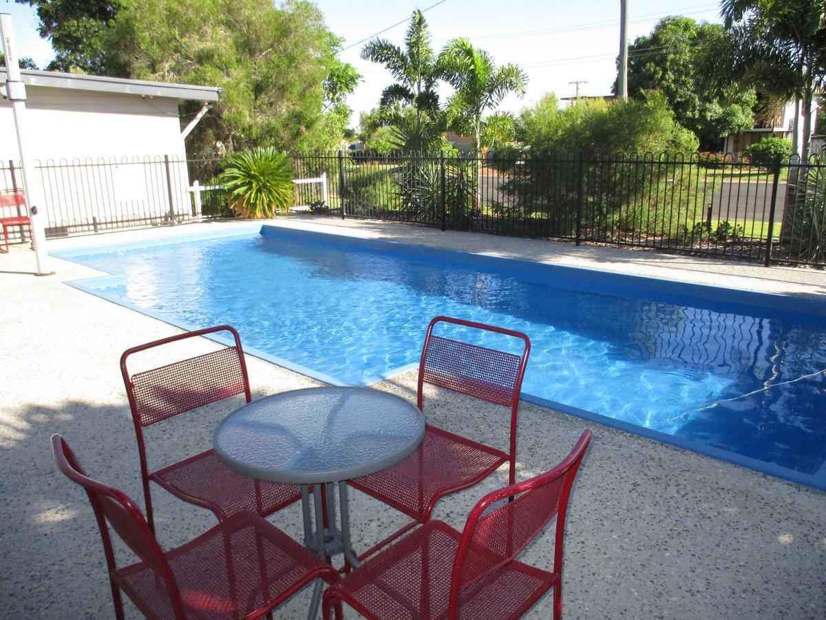 Barcaldine Country Motor Inn Екстериор снимка