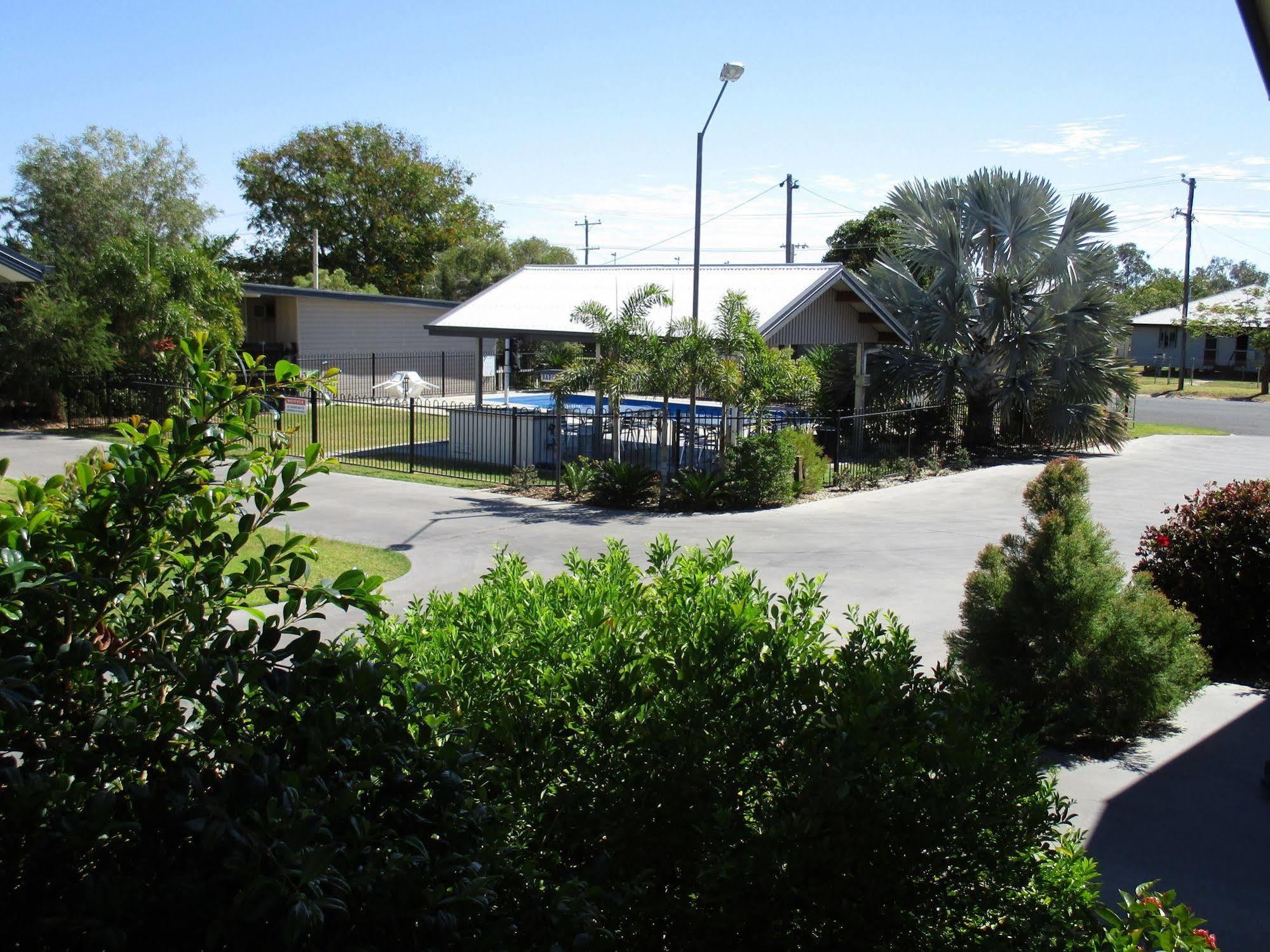 Barcaldine Country Motor Inn Екстериор снимка
