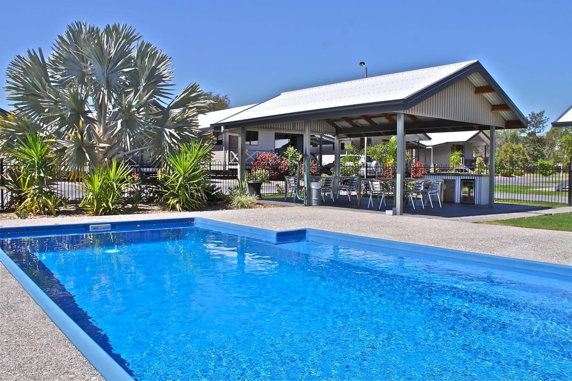 Barcaldine Country Motor Inn Екстериор снимка
