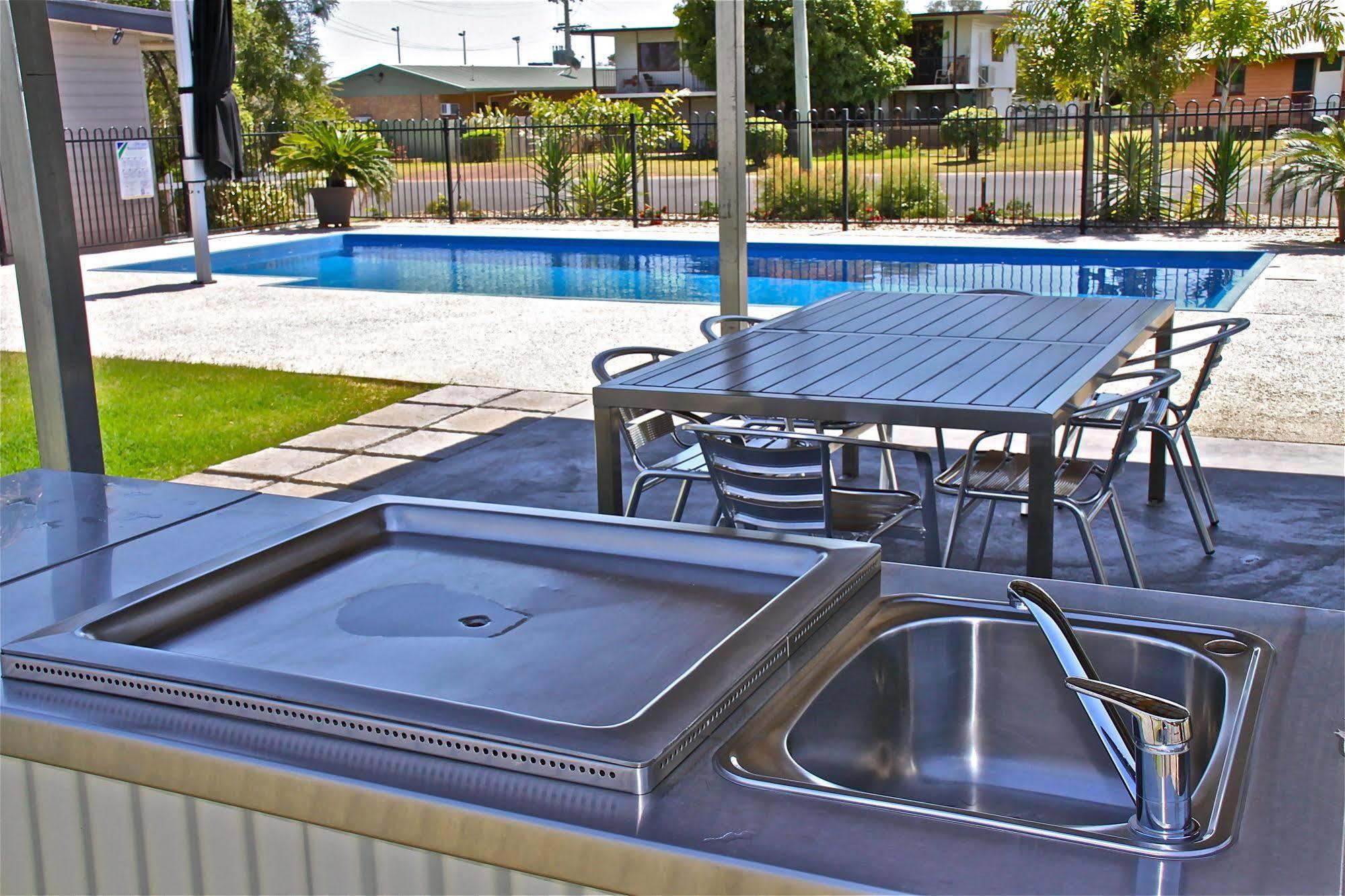 Barcaldine Country Motor Inn Екстериор снимка