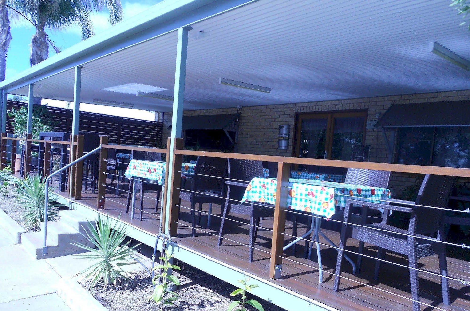 Barcaldine Country Motor Inn Екстериор снимка